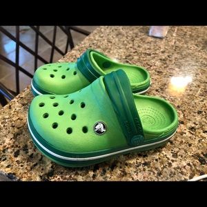 toddler crocs size 6/7